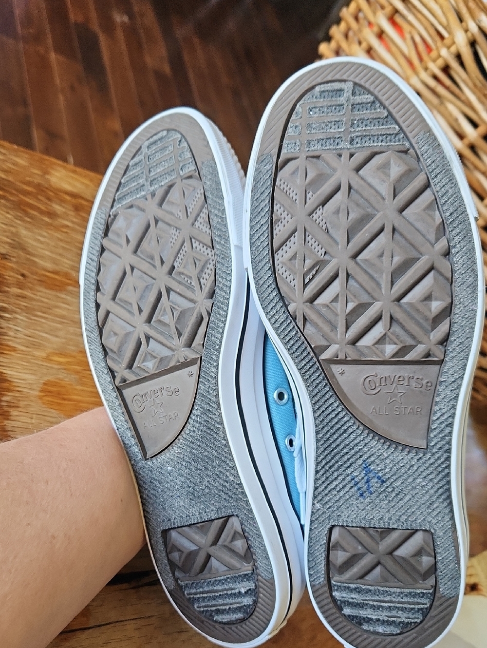 Converse Chuck Taylor Light Blue High Top Sneakers in Size M7 W9 - Picture 4 of 16